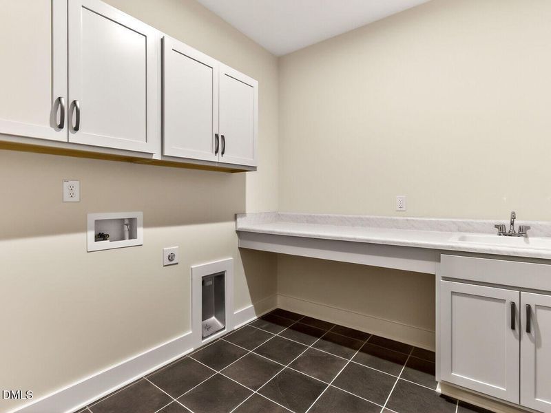 010-1280x960-laundry-room 010-1280x960-laundry-room
