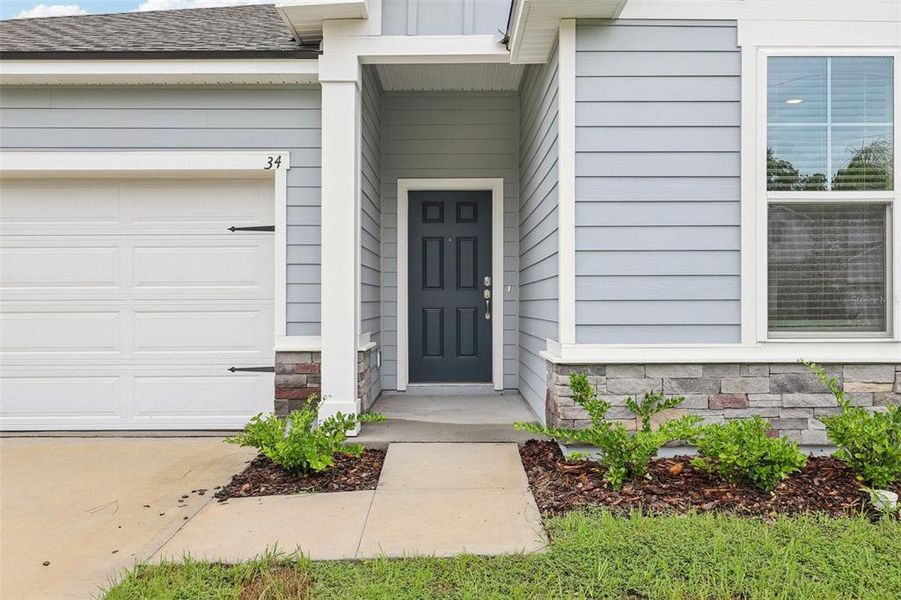 Exterior details and patio area of a home in , Palm Coast (Image 4).
