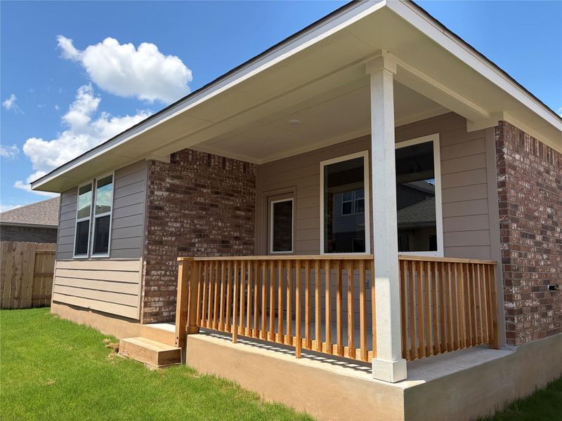 Exterior details and patio area of a home in , San Marcos (Image 4).