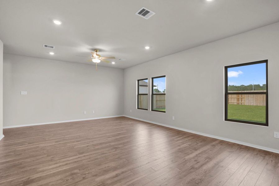 Spacious, unfurnished interior of a new home in Arabella on the Prairie, Richmond (Image 23).