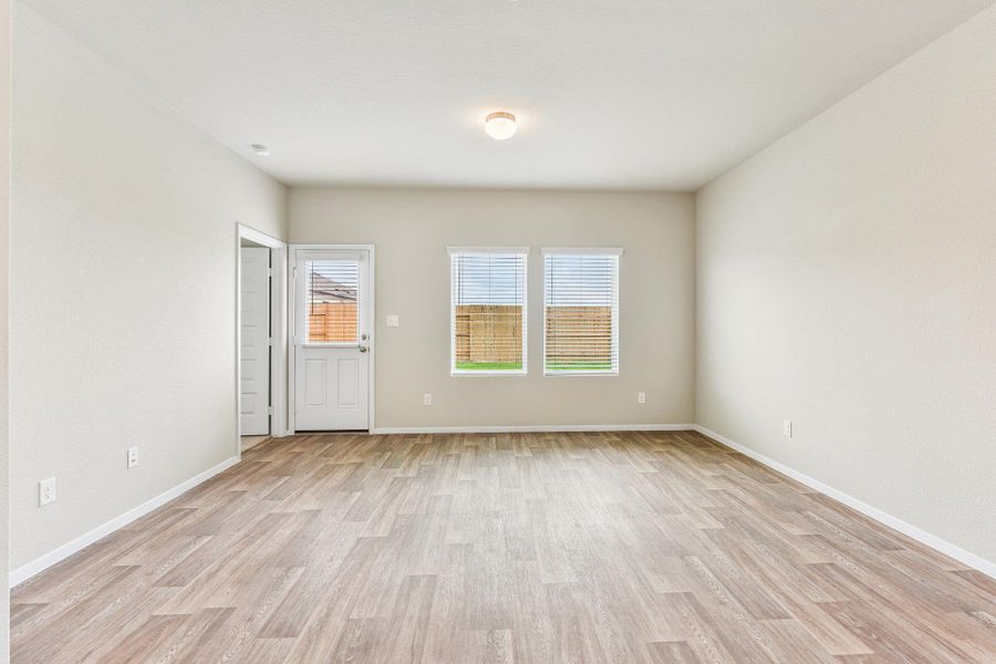 Spacious, unfurnished interior of a new home in Edgebrooke, Pflugerville (Image 13).