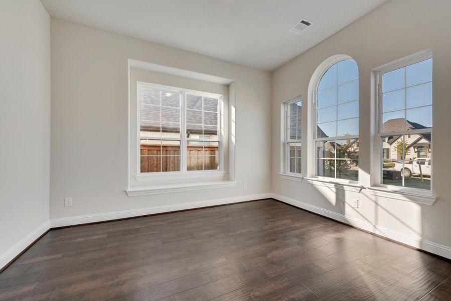 Spacious, unfurnished interior of a new home in Somercrest, Midlothian (Image 22).