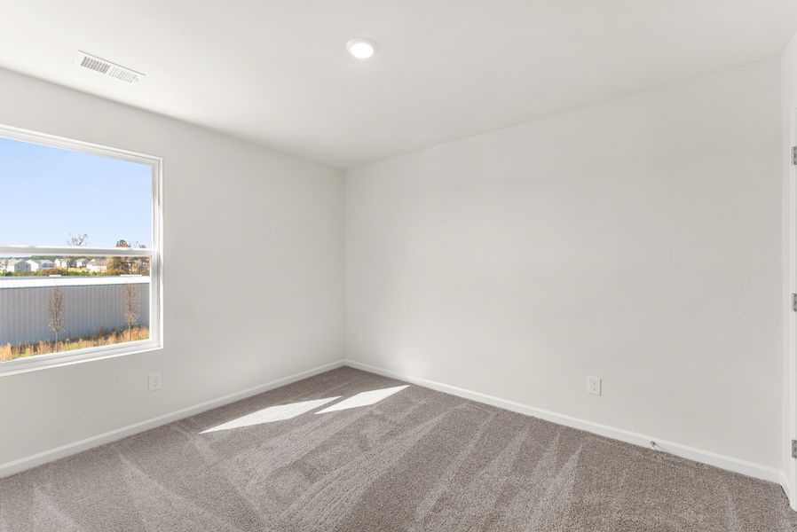 Spacious, unfurnished interior of a new home in Tucker Ridge, Pendleton (Image 22).