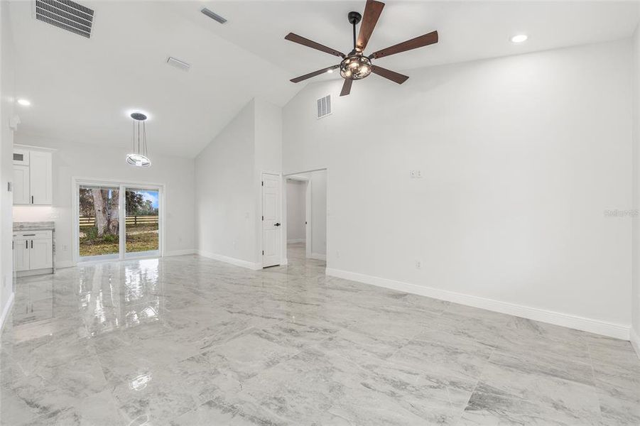 Spacious, unfurnished interior of a new home in , Summerfield (Image 23).