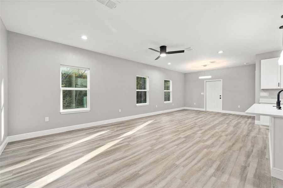 Spacious, unfurnished interior of a new home in , Williston (Image 28).