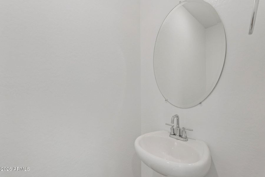 29-web-or-mls-S 95th Dr-S2201-029