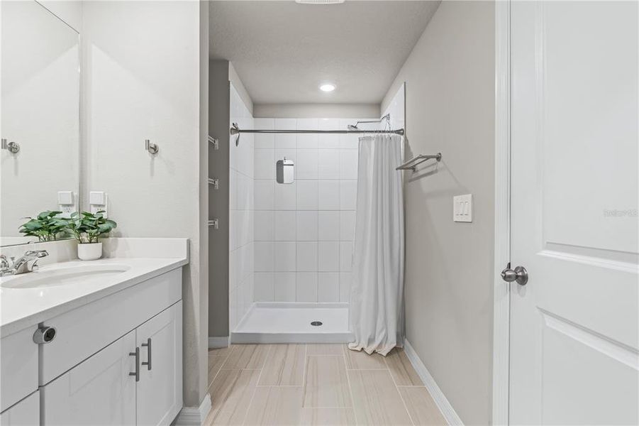 Furnished interior view inside a new home in , Wesley Chapel (Image 17).