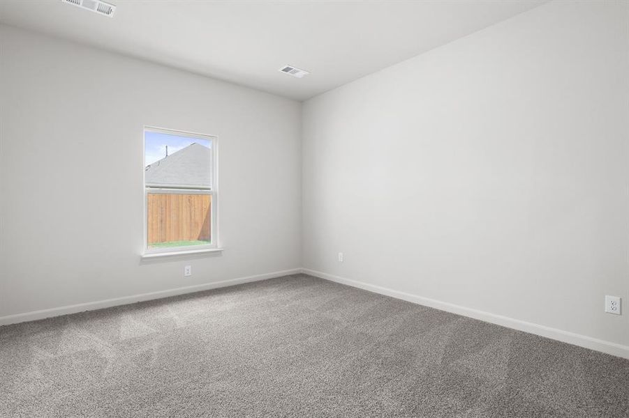 Spacious, unfurnished interior of a new home in Logan Square, Fort Worth (Image 10).