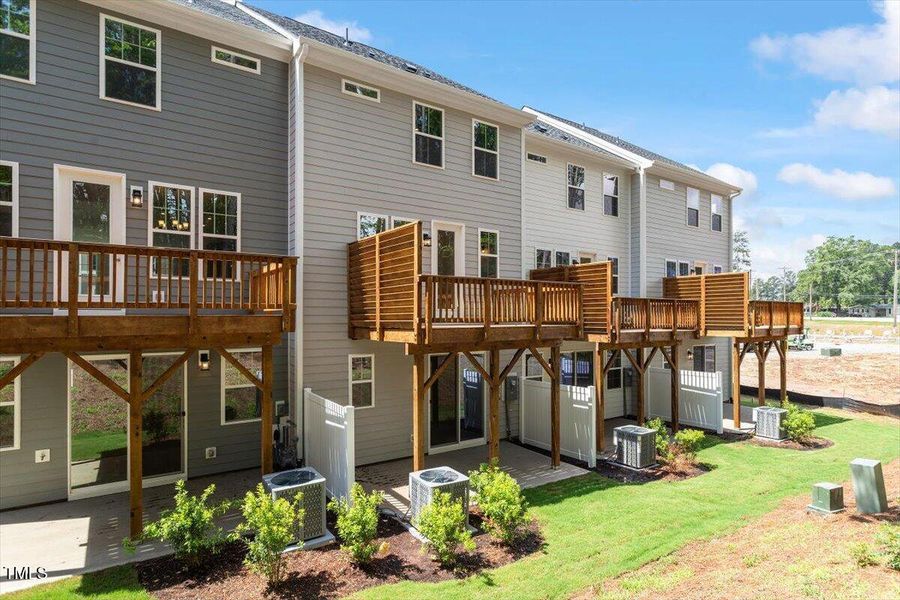 05-1111 Blackthorn Lane #9 [2248454]_05