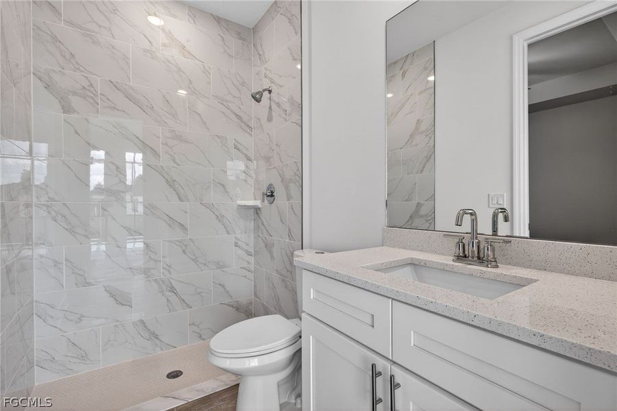 Furnished interior view inside a new home in Cape Coral, Cape Coral (Image 8).