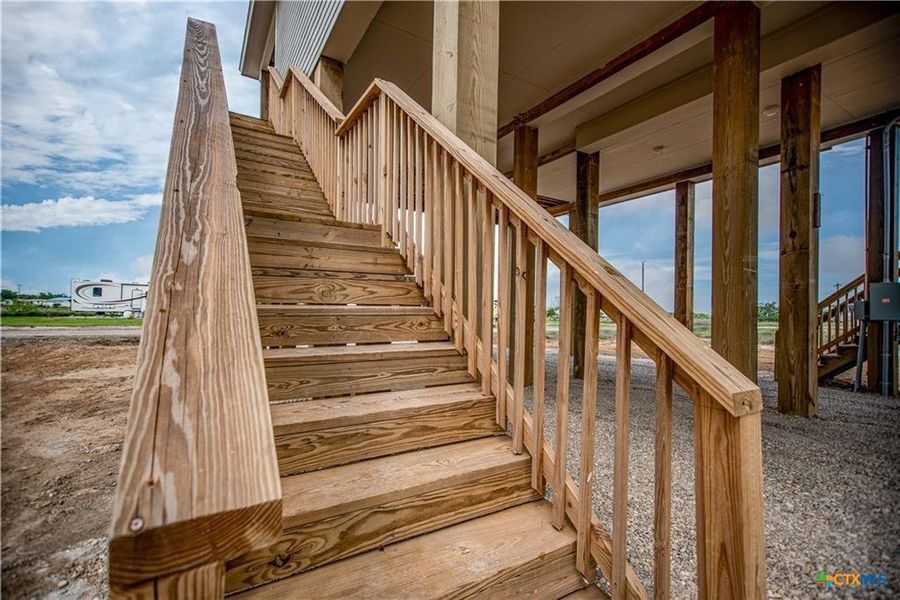 Exterior details and patio area of a home in , Port Lavaca (Image 19).