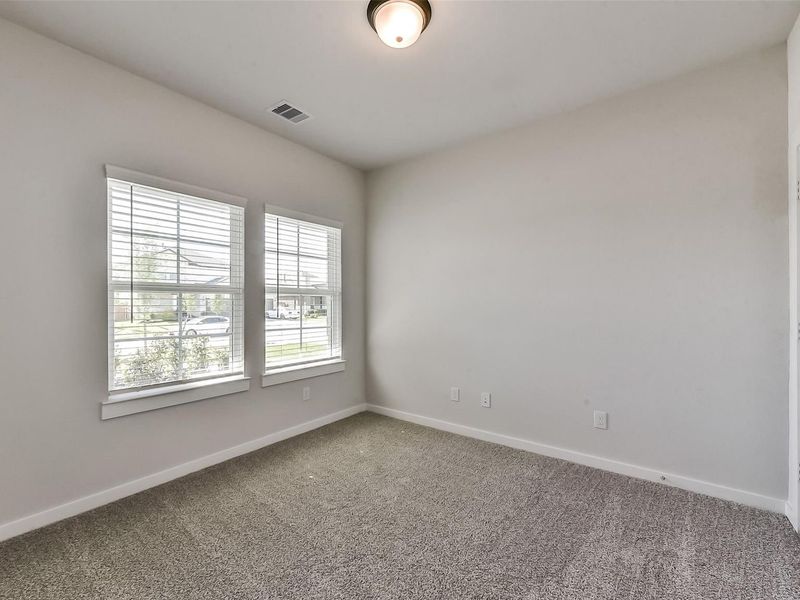 Spacious, unfurnished interior of a new home in River Ranch Meadows, Dayton (Image 37).
