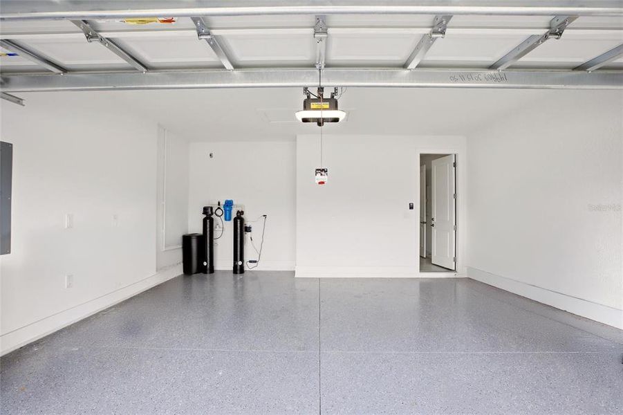 Spacious, unfurnished interior of a new home in , Bradenton (Image 38).