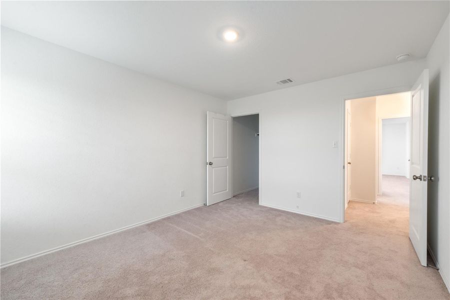 Spacious, unfurnished interior of a new home in Plum Creek North, Kyle (Image 23). Spacious, unfurnished interior of a new home in Plum Creek North, Kyle (Image 23).