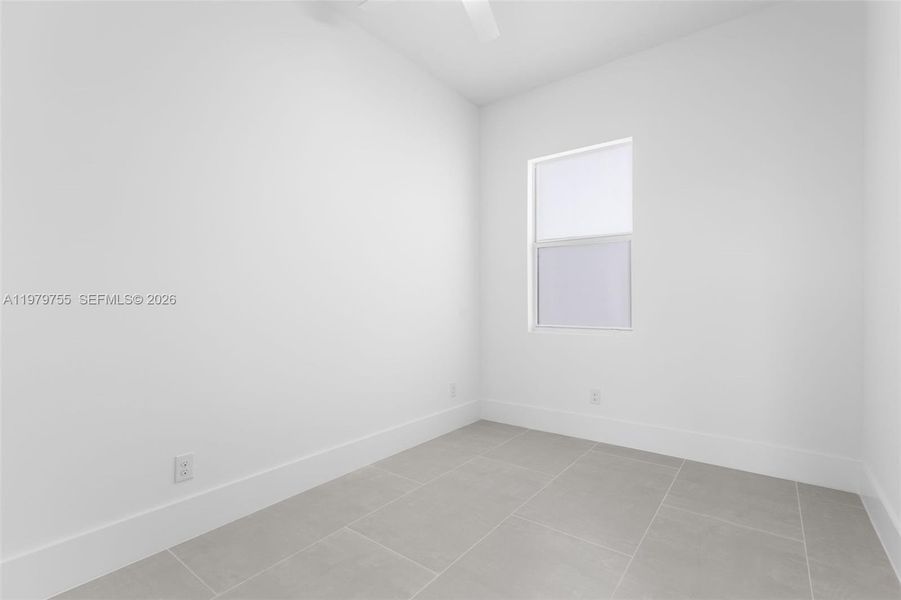 Spacious, unfurnished interior of a new home in , Lehigh Acres (Image 24).