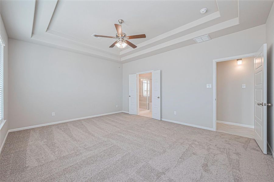 Spacious, unfurnished interior of a new home in La Segarra, Brookshire (Image 46).