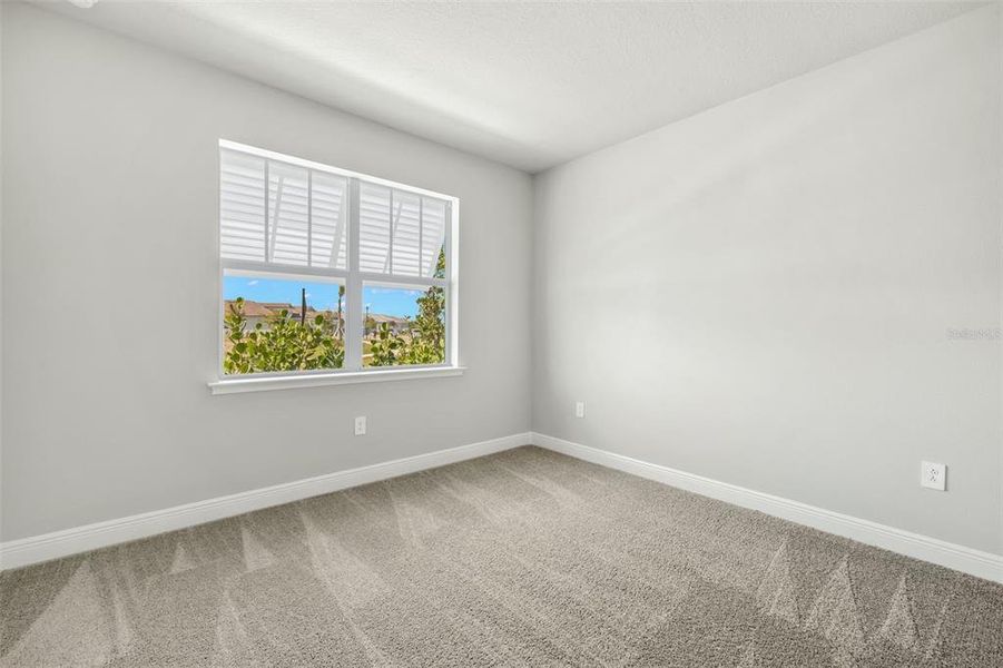 Spacious, unfurnished interior of a new home in Wellen Park, Venice (Image 8).