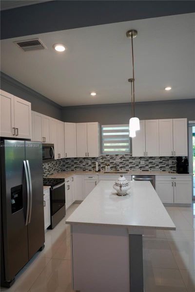 Furnished interior view inside a new home in , Lehigh Acres (Image 6).