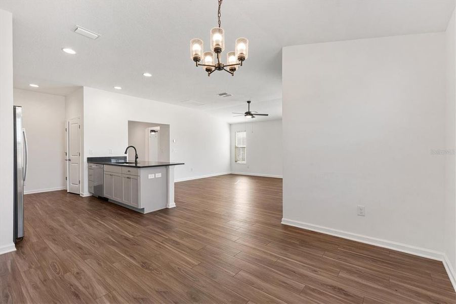 Spacious, unfurnished interior of a new home in , The Villages (Image 18).