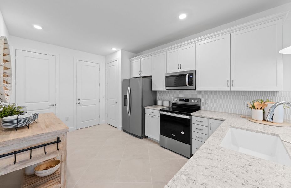 Representative furnished interior of a home built from the Seagrove by Del Webb in Del Webb Naples, Ave Maria (Image 11).