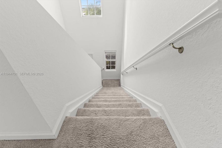 Spacious, unfurnished interior of a new home in , Fort Pierce (Image 17).
