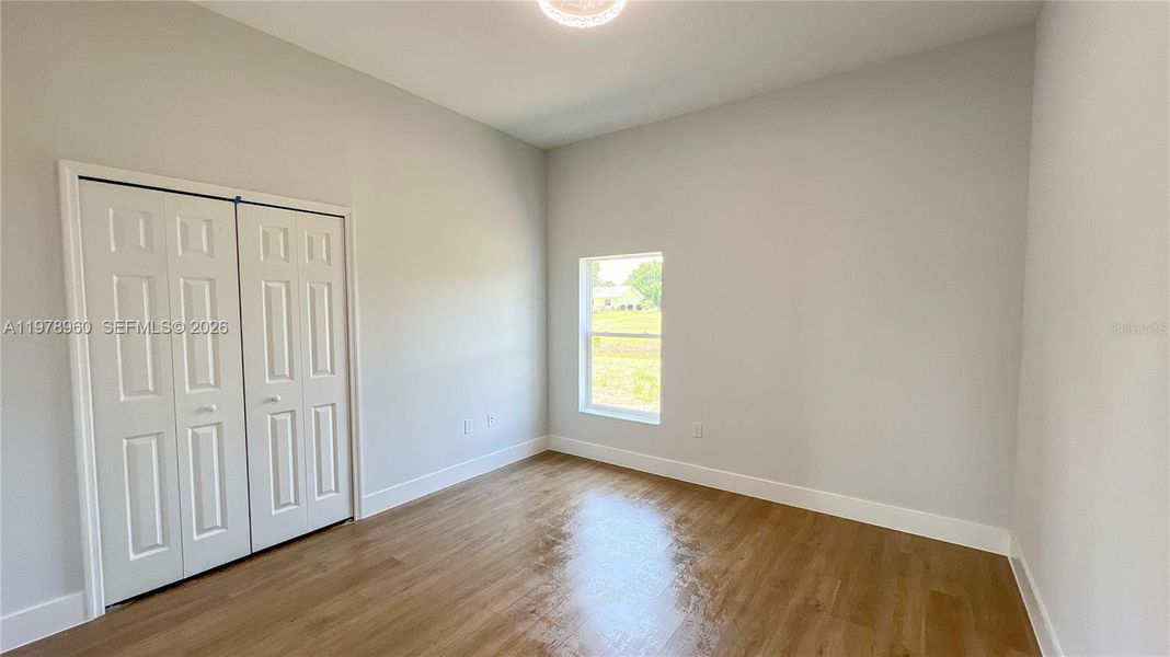 Spacious, unfurnished interior of a new home in , Sebring (Image 14).