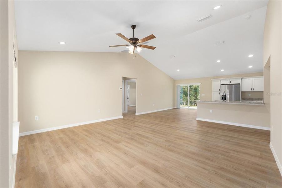 Spacious, unfurnished interior of a new home in , Ocala (Image 71).