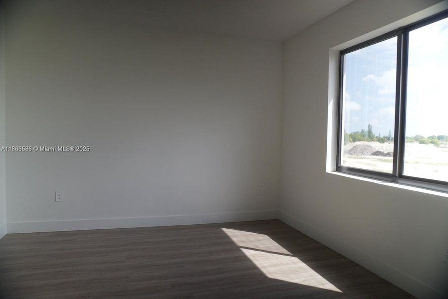 Spacious, unfurnished interior of a new home in , Homestead (Image 8).