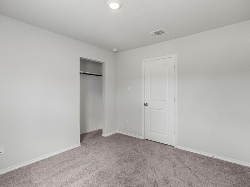 Spacious, unfurnished interior of a new home in Shirey Forest - Branches, Lufkin (Image 20).