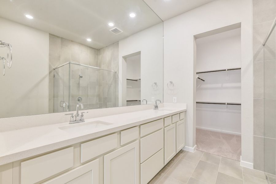 Furnished interior view inside a new home in Summer Place  35', Montgomery (Image 14).