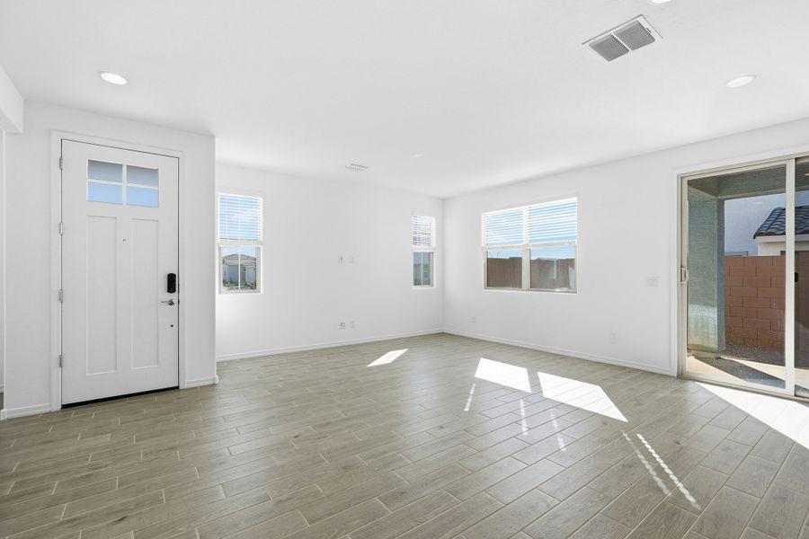 Spacious, unfurnished interior of a new home in Artisan at Asante, Surprise (Image 17). Spacious, unfurnished interior of a new home in Artisan at Asante, Surprise (Image 17).