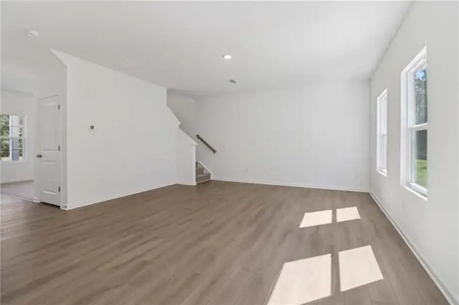 Spacious, unfurnished interior of a new home in Langston Reserve, Cartersville (Image 7).