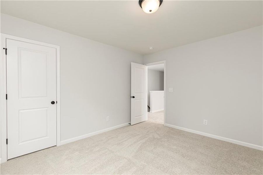 Spacious, unfurnished interior of a new home in Rhodes Glen, Lawrenceville (Image 33).