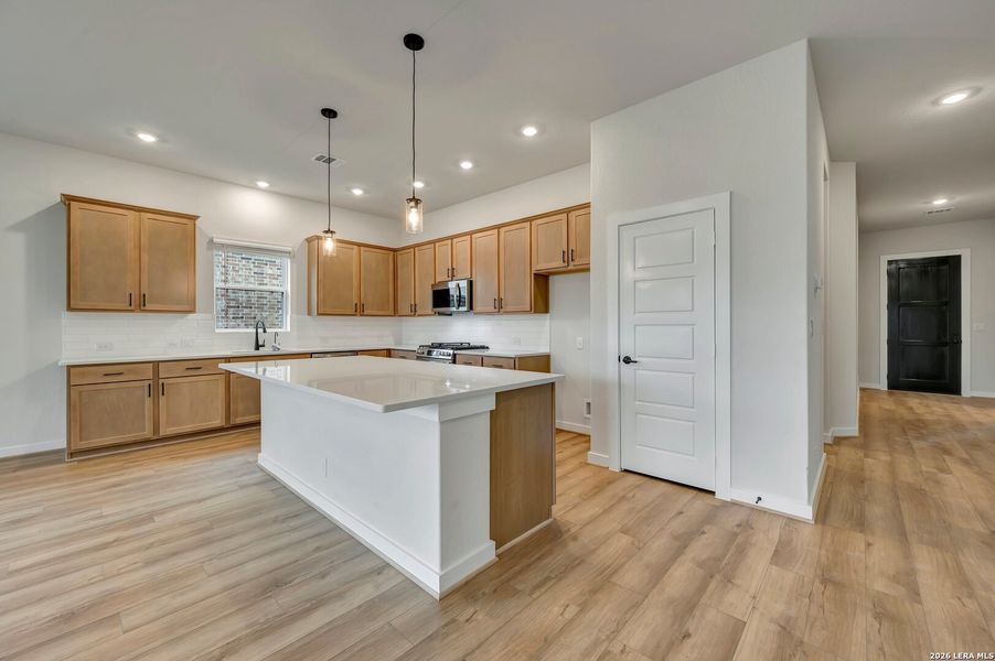 Furnished interior view inside a new home in Meyer Ranch – Select Reserve Series, New Braunfels (Image 8). Furnished interior view inside a new home in Meyer Ranch – Select Reserve Series, New Braunfels (Image 8).