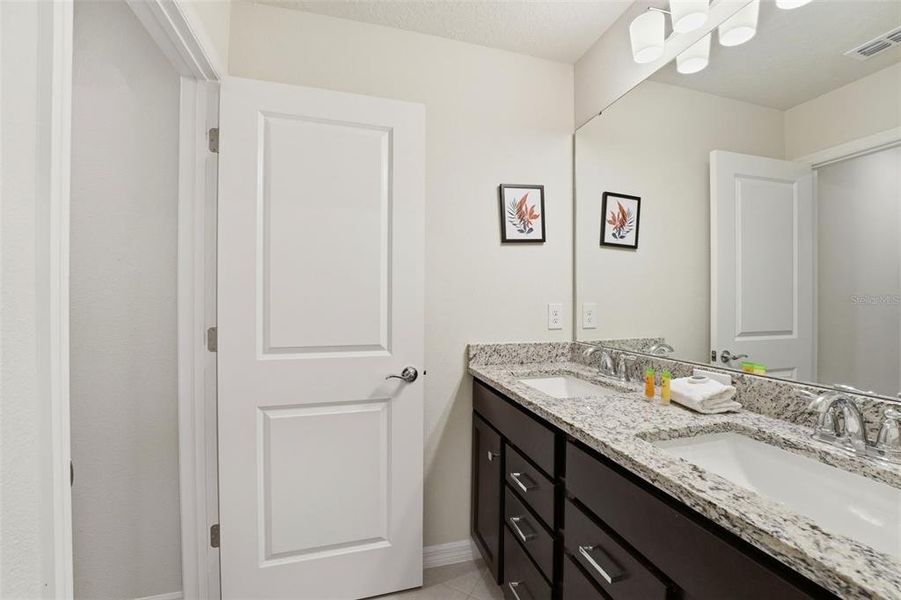 Furnished interior view inside a new home in , Clermont (Image 39).