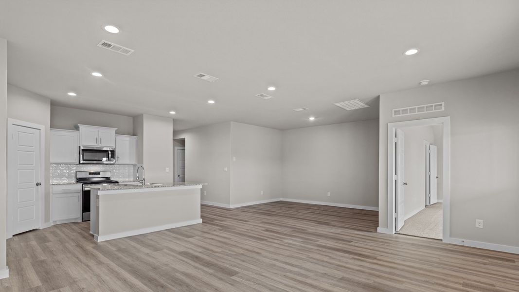 Image 10 representing the JUSTIN by D.R. Horton in Homestead at Parks Bell Ranch, Odessa, TX.