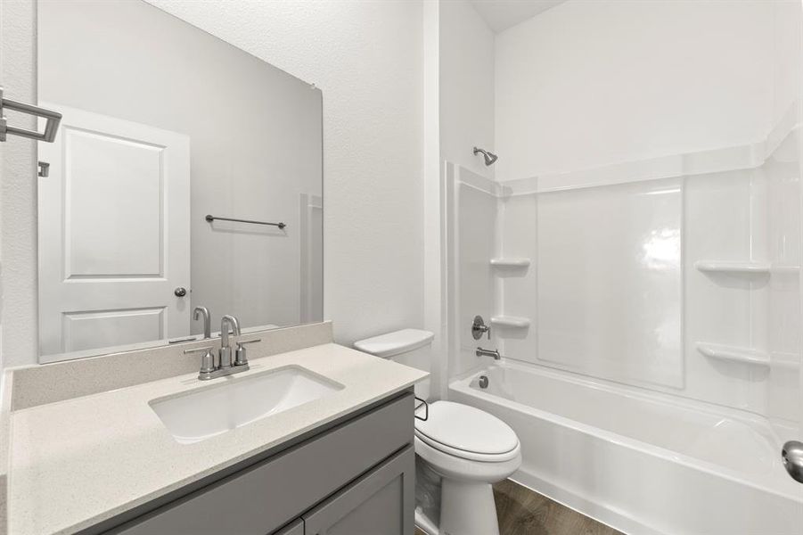 09. 5941 Laurel Lake - 2ND Bath