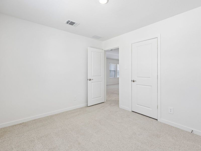 Spacious, unfurnished interior of a new home in Cibolo Hills West - Spring Series, Fort Worth (Image 22).