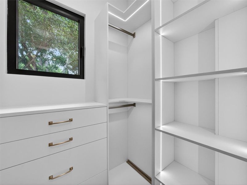 Image 35 of a home in .