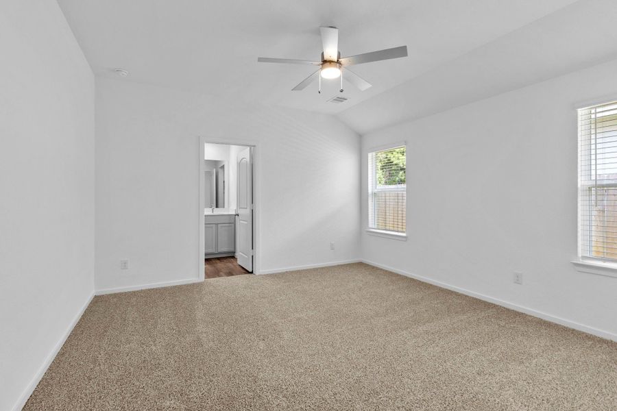 Spacious, unfurnished interior of a new home in Venetian Pines, Conroe (Image 22).