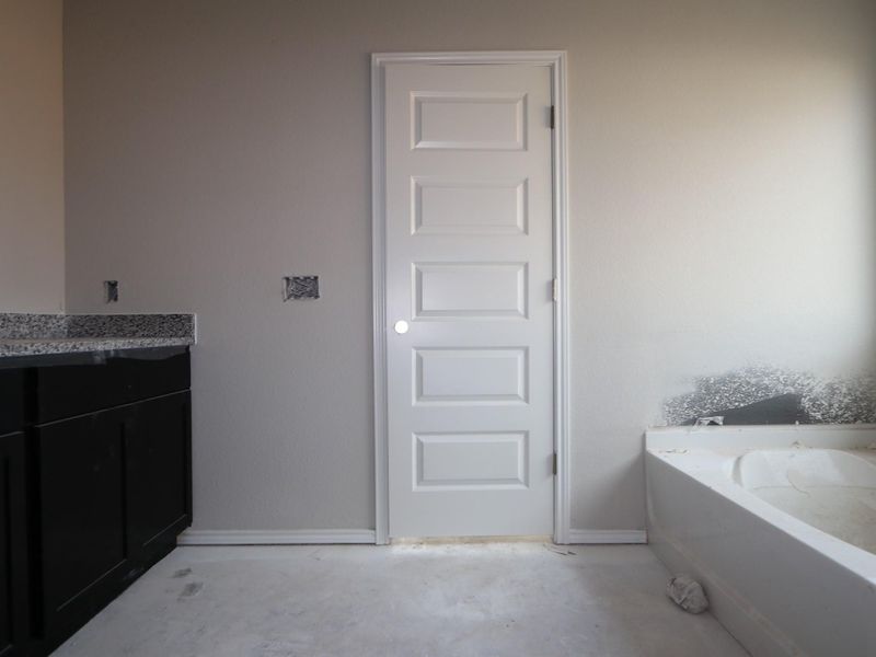 Image 15 of a home in Cascades at Onion Creek.