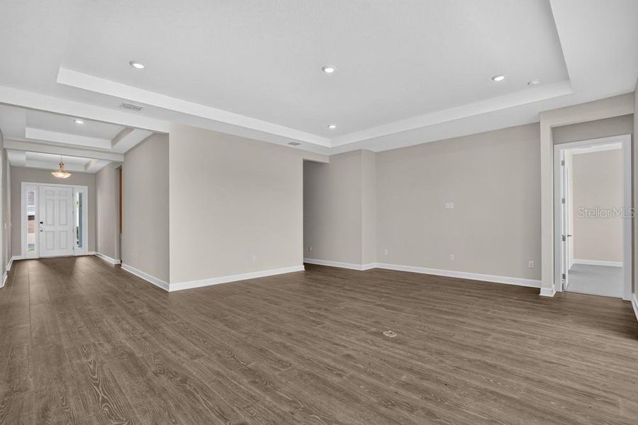Spacious, unfurnished interior of a new home in Coasterra Community Group Page, Palmetto (Image 15).