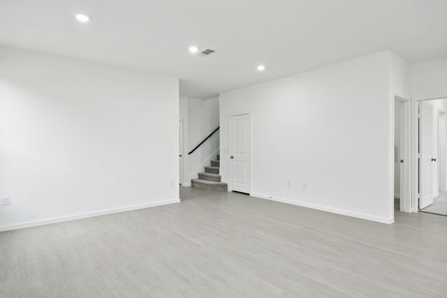 Spacious, unfurnished interior of a new home in Crosby Farms, Crosby (Image 24).