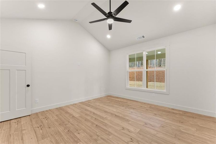 Spacious, unfurnished interior of a new home in , Cleveland (Image 35).