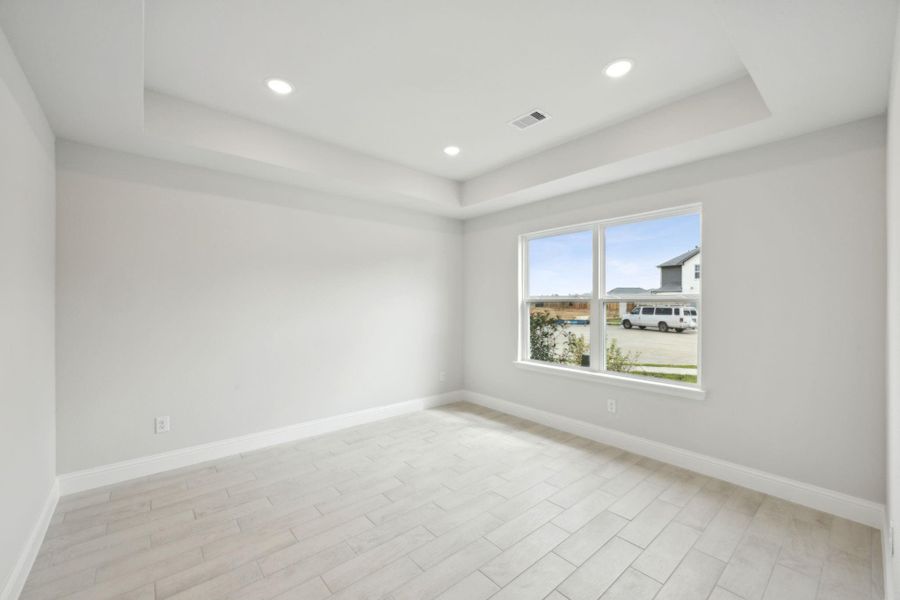 Spacious, unfurnished interior of a new home in Saint Tropez, Houston (Image 18). Spacious, unfurnished interior of a new home in Saint Tropez, Houston (Image 18).