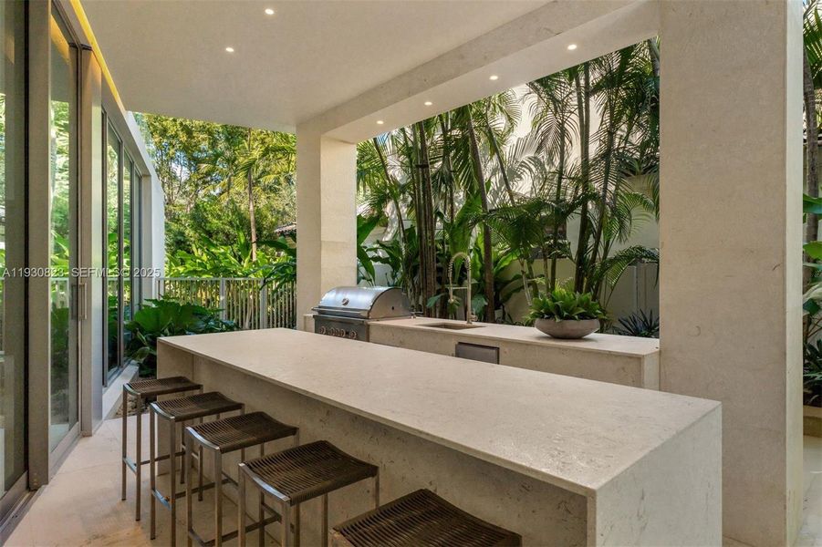 Exterior details and patio area of a home in , Miami (Image 41).