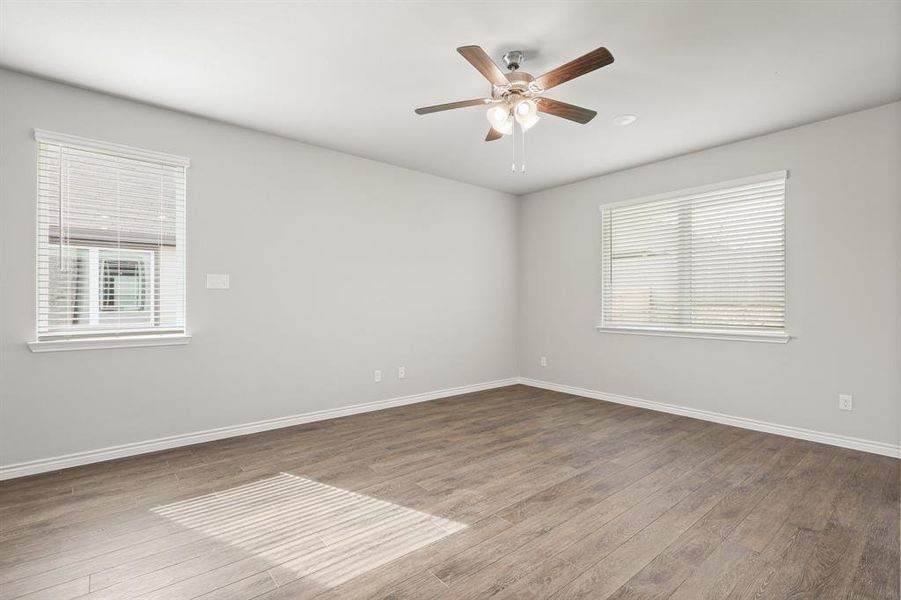 Spacious, unfurnished interior of a new home in Deer Creek, Crowley (Image 13).