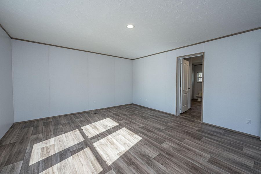 Spacious, unfurnished interior of a new home in , Summerville (Image 28).