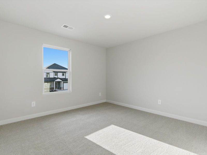Spacious, unfurnished interior of a new home in Shiloh Valley, Piedmont (Image 18).