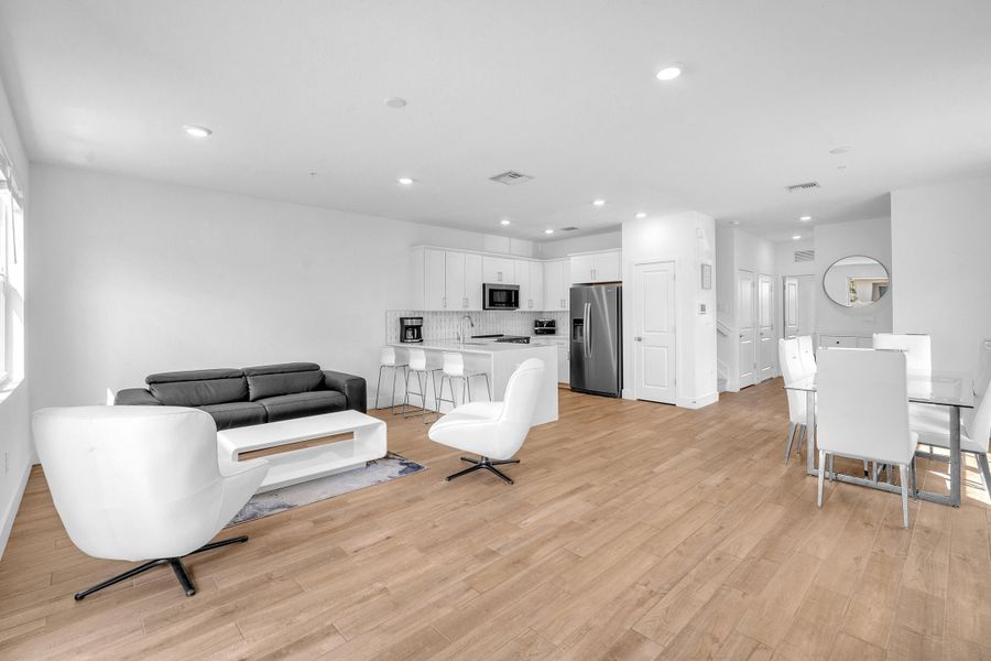 Living / Kitchen Living / Kitchen